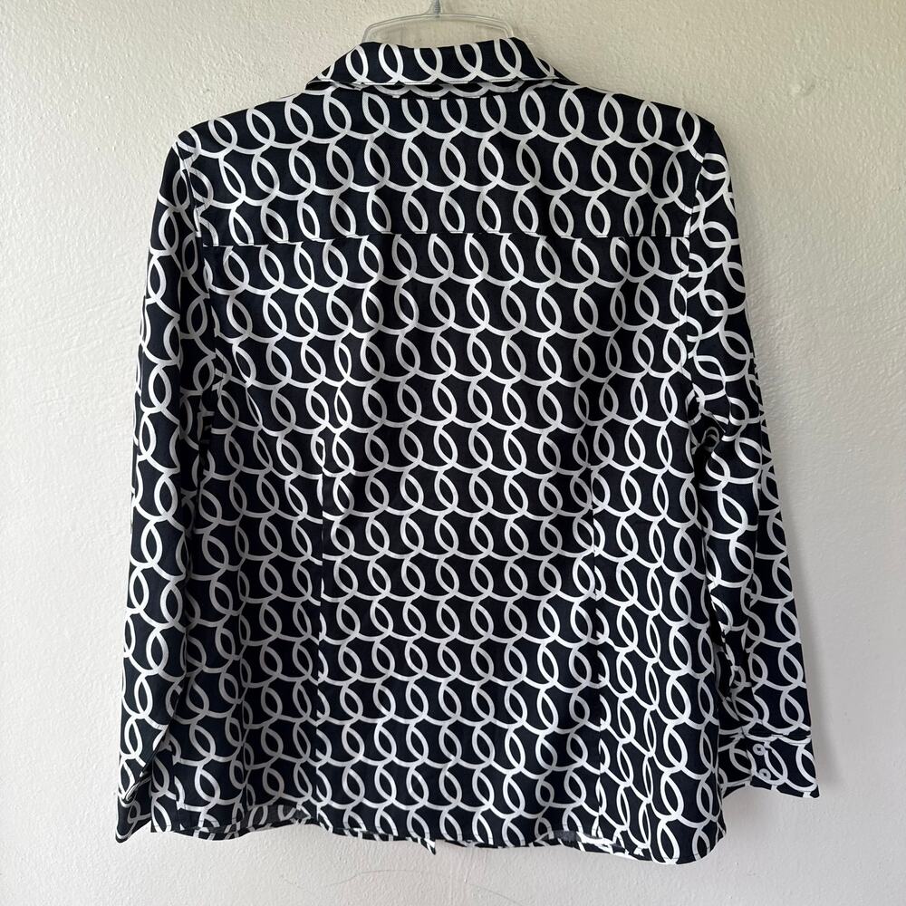 Chico’s No Iron Black White Geometric Button Front Shirt Women’s XL Stretch - Picture 6 of 9